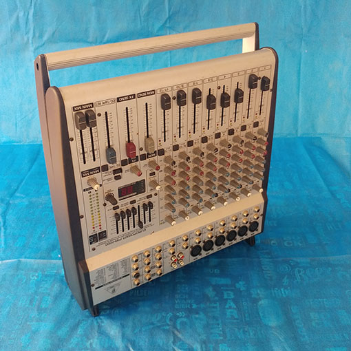 Mesa de Som Behringer  Europower PMX 1000 - em pé