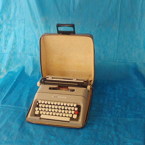 Máquina de Escrever Olivetti Lettera 35 vista geral